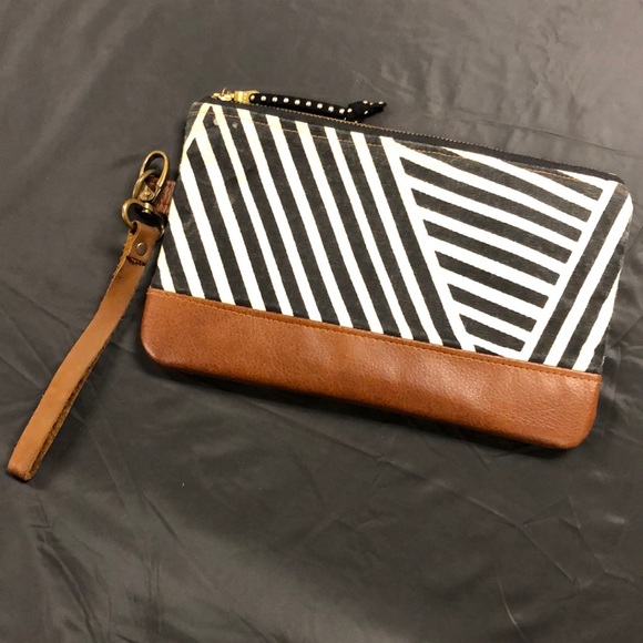 Handbags - Small Black & White Cloth Clutch
